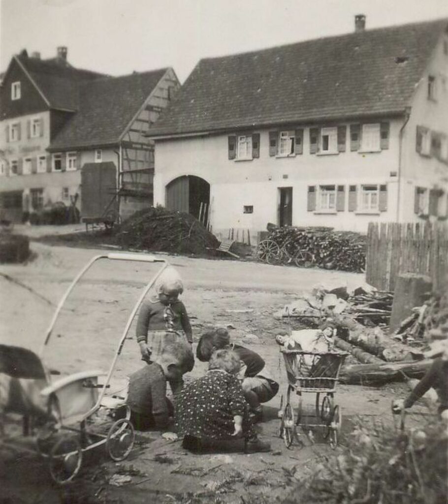 Gschwend - Friedhofstraße - Hausnummer 2 - 1950000000